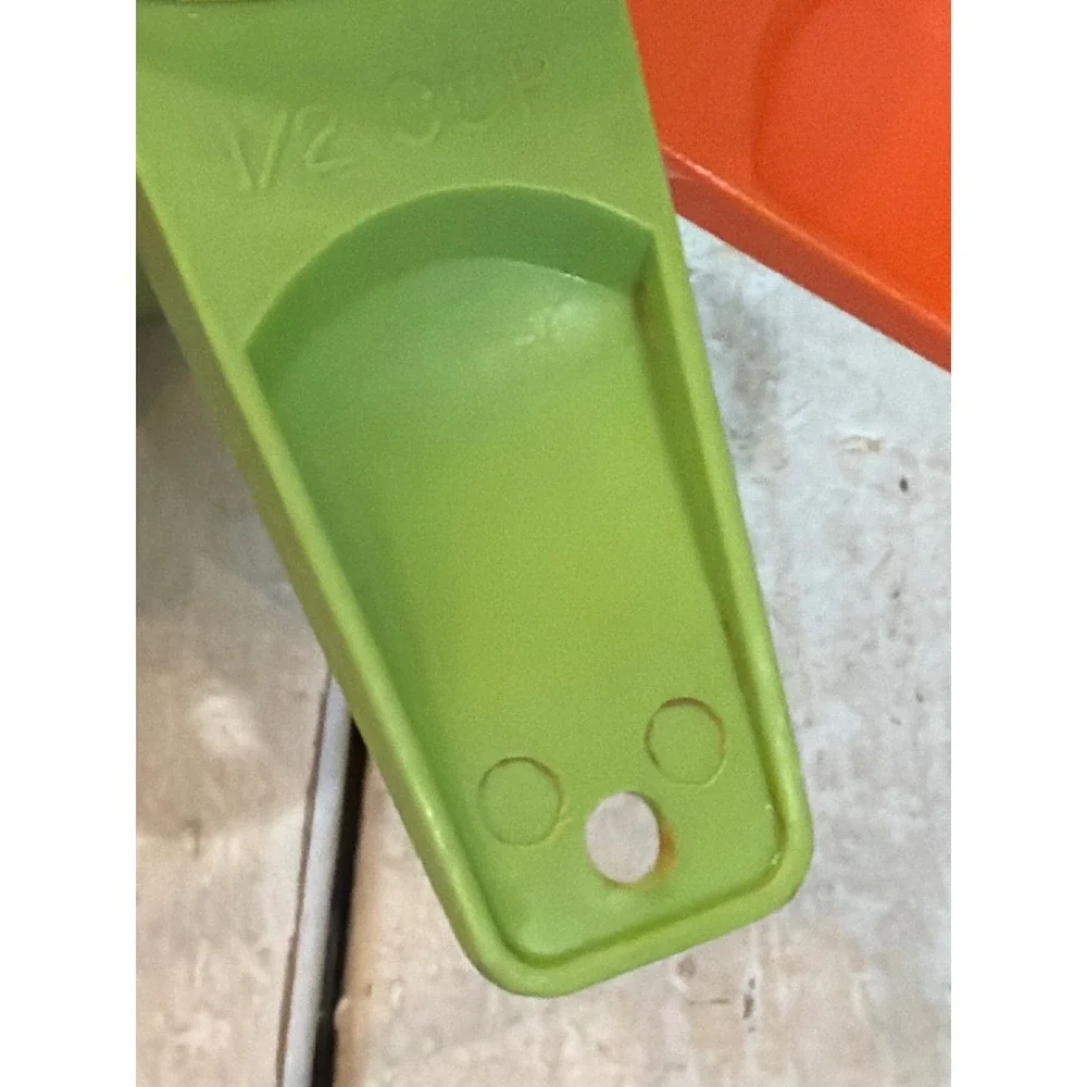 Vintage Tupperware Measuring Cups Set 5 Harvest Colors Green Yellow Orange USA